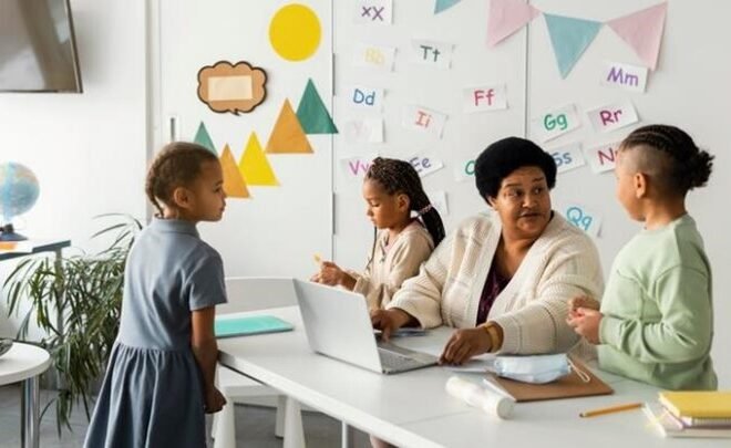 Why Smart Classrooms Are Becoming the New Standard in Schools